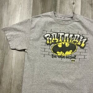 Y2K Batman The‎ Dark Knight Graffiti DC Comics Hero Spray Paint Sz Large Tshirt